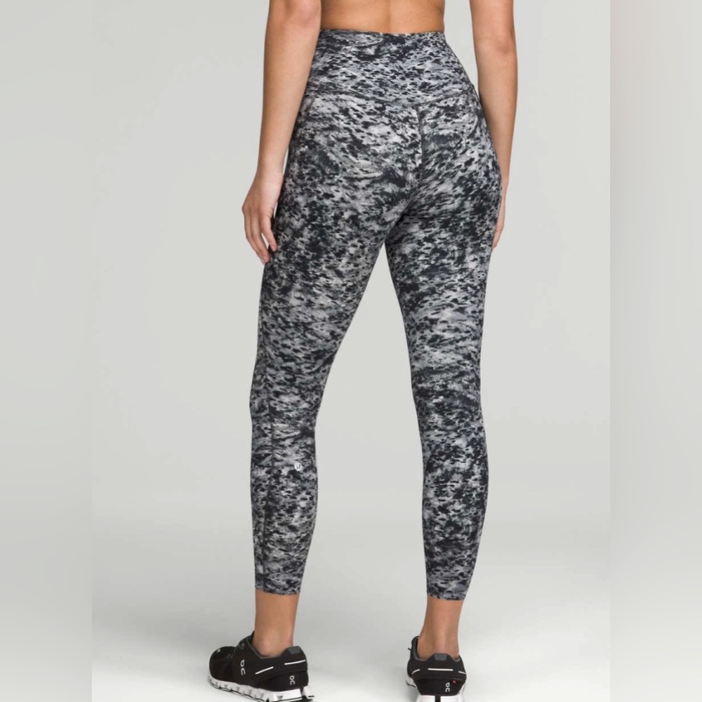 Lululemon Base Pace High-Rise Tight 25"
Estuary Grey Multi